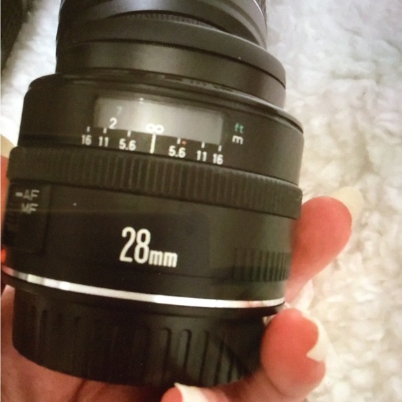 Canon Rebel with two zoom lenses and a wide-angle lens. - Picture 4 of 12